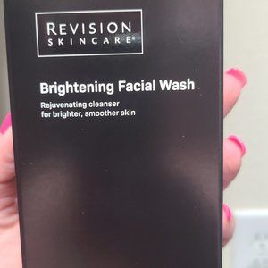Revision Brightening Facial Wash